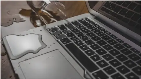 Algerian Experts Share Tips on Saving Computers from Liquid Damage