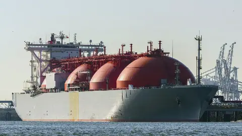 Le Qatar accélère ses exportations de GNL via le détroit d'Ormuz