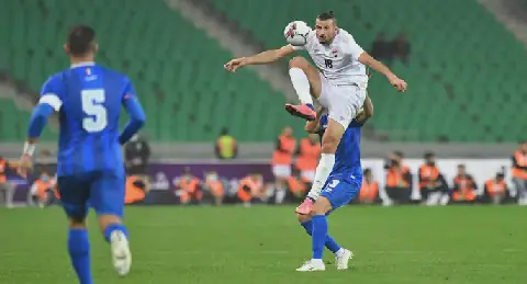 الكويت تواجه العراق في لقاء البحث عن الفوز الأول بكأس الخليج