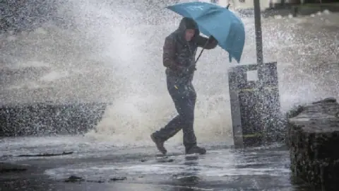 Heavy Rain and Strong Winds Hit Several Algerian Provinces