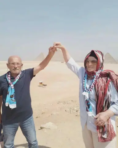 Turkish Actress Visits Egyptian Pyramids After Appearing in Trabzonspor Ad with Mohamed Salah