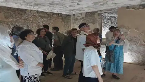 Egypt's Minya Governorate Welcomes English Tourist Delegation to Explore Tel El-Amarna