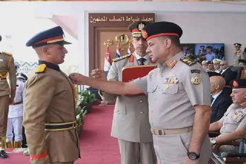 Egypt defence minister attends graduation of 163rd non-commissioned officer teachers cohort