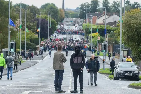 UK PM Urges Calm as Thousands Block Flashpoint N.Ireland Parade