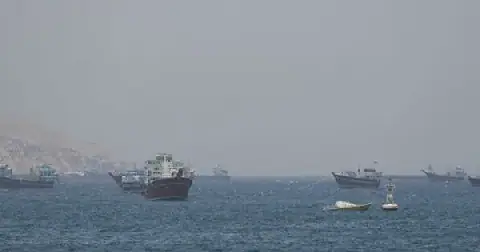 Iran's IRGC Claims Capture of US Submersible in Strait of Hormuz