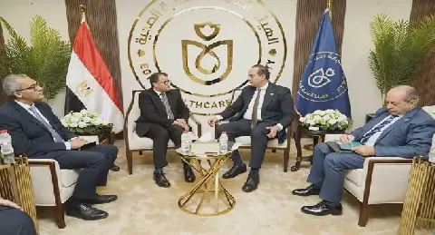 رئيس هيئة الرعاية الصحية يلتقى مساعد وزير الخارجية للشؤون الإفريقية لبحث تعزيز الشراكات الصحية والاستثمارية