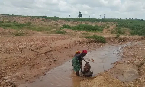17-year-old girl returns to Niger mining site days after 37 deaths