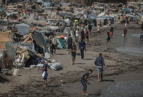 Spain Prepares Exceptional Decree to Return Migrants