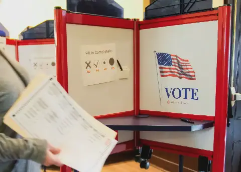 Trump Campaign Strategy Focuses on Turnout to Salvage Midterm Hopes