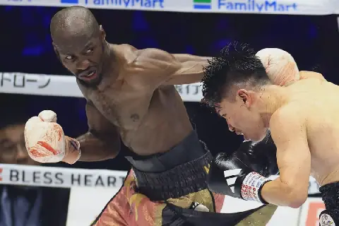 Ricardo Malajika maak reg om Tomoya Tsuboi met ’n regter te peper in hul wêreldtitelgeveg in Tokio.