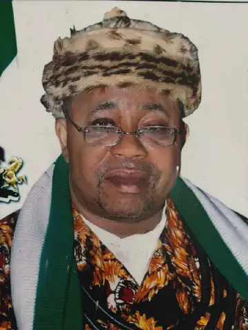 Monarch Urges Governor Eno to Rehabilitate Ibeno-Eket Road on Independence Day
