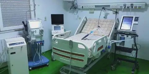 Tunisian Private Clinics Face Financial Crisis Amid 8-Month Payment Delay from CNAM