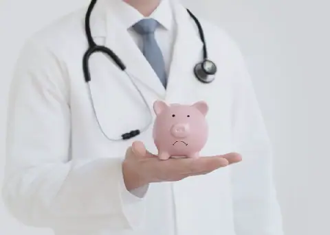Mediesefondsbydraes het vanjaar met 8% en in 2025 met 10% gestyg.