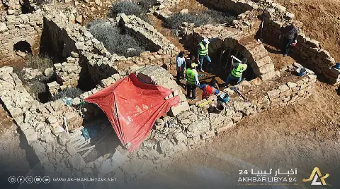باحثون وخبراء يواصلون بجهود ذاتية إنقاذ قصور الغليثة الأثرية غرب بنغازي، عبر ترميم حصون رومانية وتوثيقها، تمهيدا لحمايتها وتأهيلها سياحيا رغم غياب الدعم الرسمي.