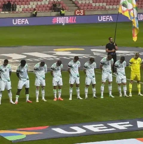 Ireland players refuse handshakes with Israel, bow heads during anthem