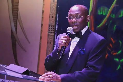 Kenyan Billionaire Muthoka Sells Airport Firm for $40.1 Million