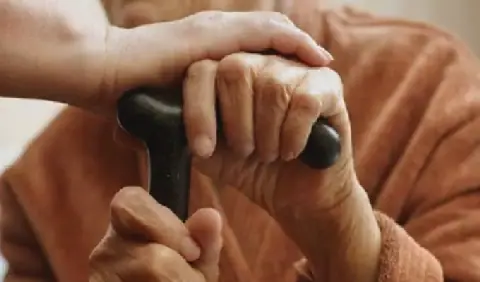 Tunisian Health Ministry Issues Guidelines for Elderly on World Senior Citizens' Day