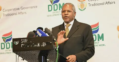 DA calls on Hlabisa to probe 10 municipal managers for maladministration