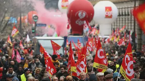 French Public Sector Workers Strike Over Pay Freeze Ahead of 2027 Budget