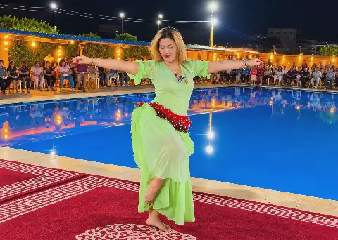 Moroccan Singer Hoda Announces Temporary Retirement