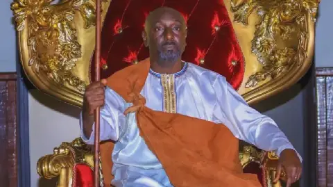 Edward Kijanangoma crowned Tooro king amid family succession row