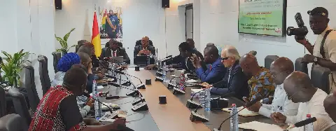 Guinean Ministers Discuss Plastic Waste Management
