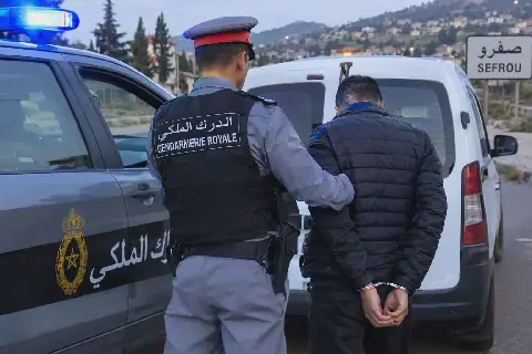 سرية صفرو..  يقظة أمنية لعناصر الدرك الملكي بصفرو تُمكّن من توقيف شخص مبحوث عنه في قضايا الاتجار بالمخدرات