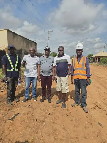 FCT: Estate residents begin repair works on Orozo road, beg AMAC chairman for intervention