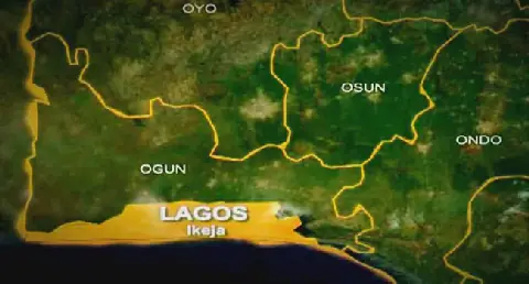 Lagos: LASEMA clears 7up  gridlock, battles Mushin fire