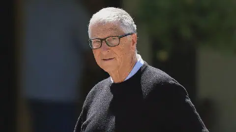 Bill Gates Warns of Potential Dangers of Artificial Intelligence