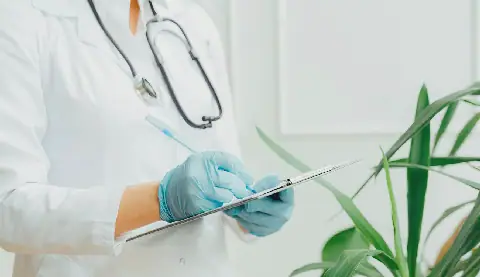 Tunisian Doctors in France: A Significant Presence