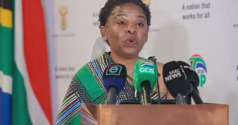 Ntshavheni slams false narrative about SA: 'If you are not happy, leave in peace'