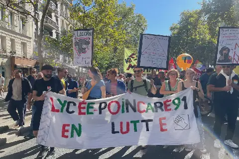 France: School Blockades Spread Amidst Rising Tensions
