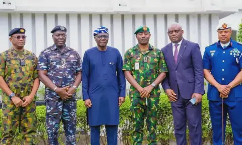 Sanwo-Olu Meets Lagos Security Chiefs Ahead of End-of-Year Festivities