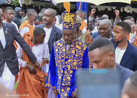 Edward Rukidi Kijanangoma Crowned New King of Tooro
