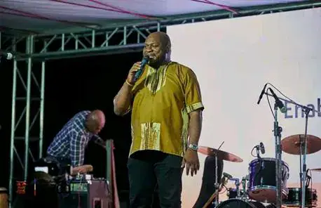 RDC : un plaidoyer pour mieux identifier les contributeurs aux œuvres musicales dites ‘‘ Génériques’’