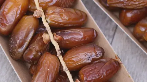 Tunisian Agriculture Minister Emphasizes Marketing and Promotion for Date Sector Competitiveness