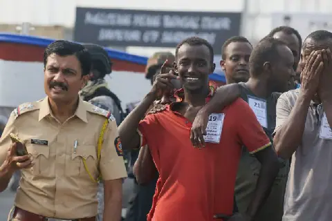 Somali pirates kill 5 crew members before tanker rescue, state authorities say