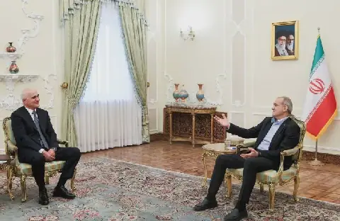 Iranian President Calls for Enhanced Relations with Azerbaijan
