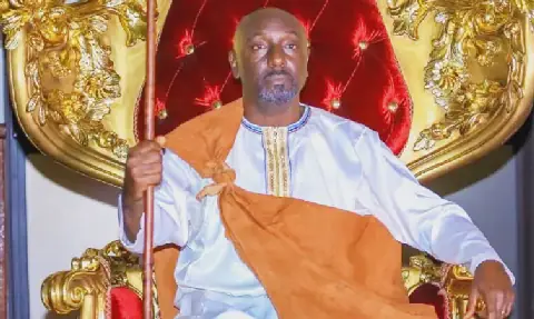 Journalist Crowned King of Uganda's Tooro Kingdom Amid Controversy