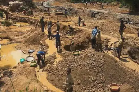 37 miners’ death: FG investigative panel begins sitting in Niger