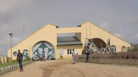 FUOYE Staff and Students Foil Attempt to Arrest Vice-Chancellor