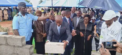 Gabon : Hermann Immongault pose la première pierre du siège de Fortescue Belinga à Makokou
