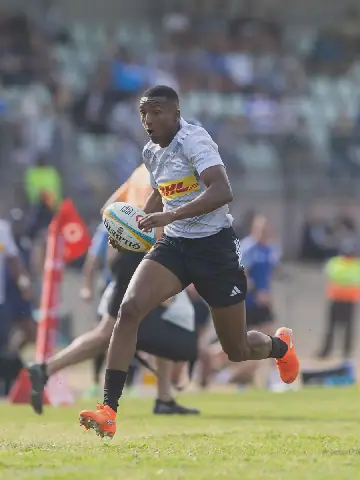 Viral club rugby speedster Lleyton Davids signs first professional deal with Stormers