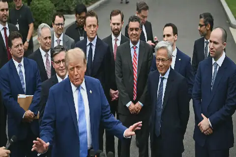 États-Unis : Trump favorable à une autorégulation du secteur de l'IA