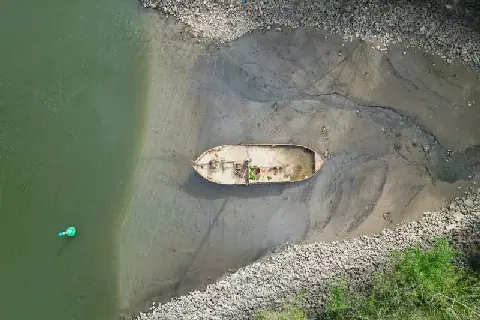 Historic low water levels reveal shipwreck in Germany and more from around the world