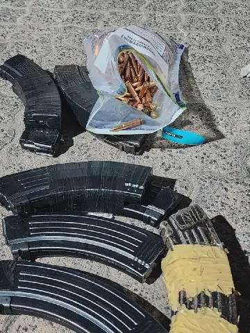 Die verdagtes was in besit van meer as 350 patrone.