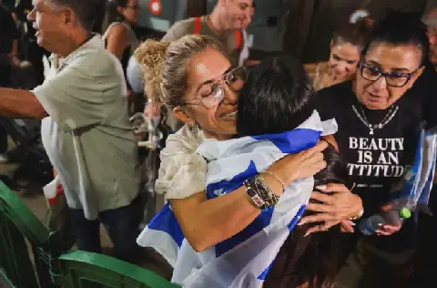 Passengers Foil Attempt to Crash Dubai-Tel Aviv Flight
