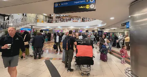 Overseas tourists made up 203,376, or 20.2%, of visitors to South Africa in August, mostly from the US, UK and Germany. Picture: Sino Majangaza/Daily Dispatch