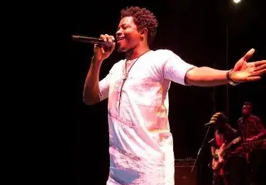 Petit Kandia Live Electrifies Conakry with N'Kanou (Wai Wai) Performance